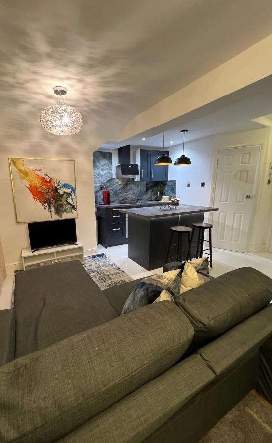 Newly Renovated Modern Studio Apartment In West Kensington Лондон Экстерьер фото